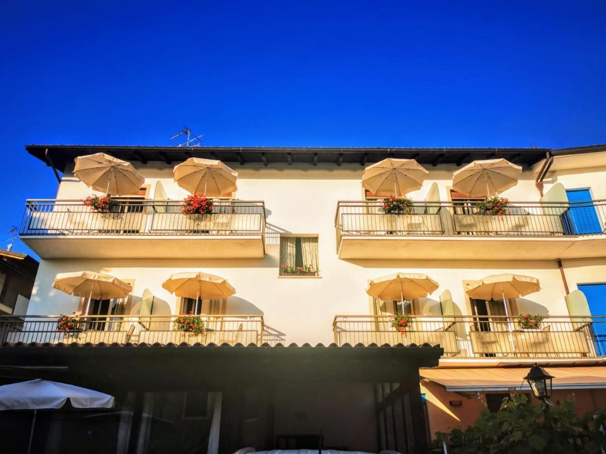 Albergo Al Pescatore Brenzone sul Garda Esterno foto