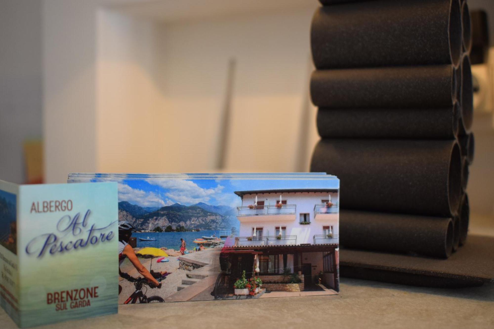 Albergo Al Pescatore Brenzone sul Garda Esterno foto