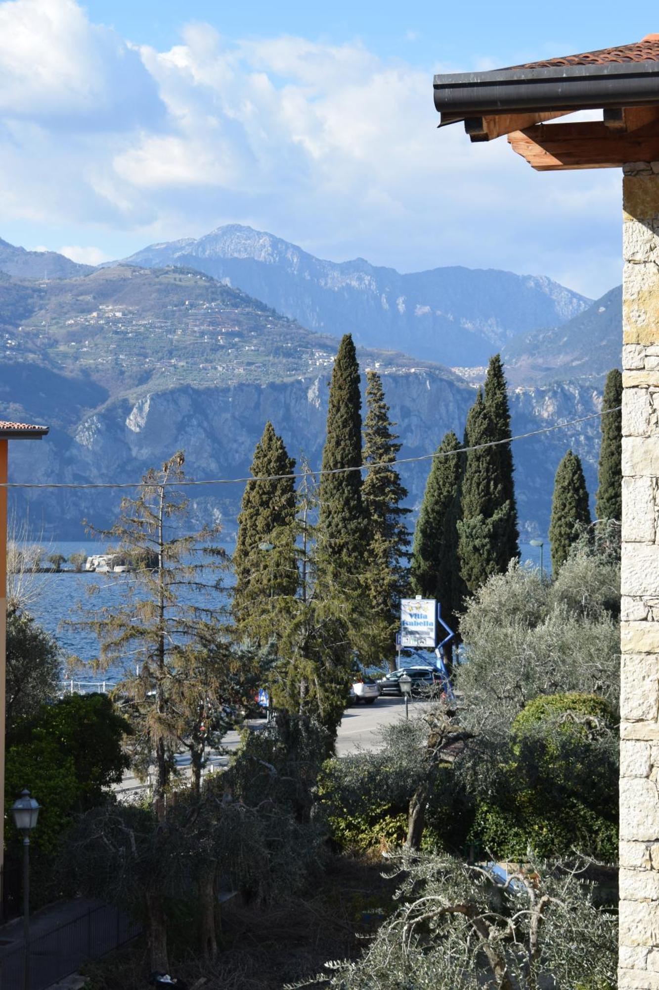 Albergo Al Pescatore Brenzone sul Garda Esterno foto