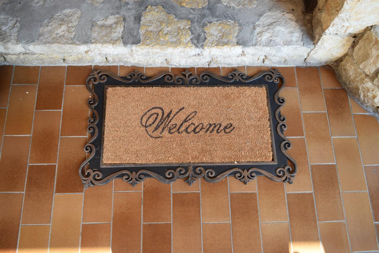 Albergo Al Pescatore Brenzone sul Garda Esterno foto