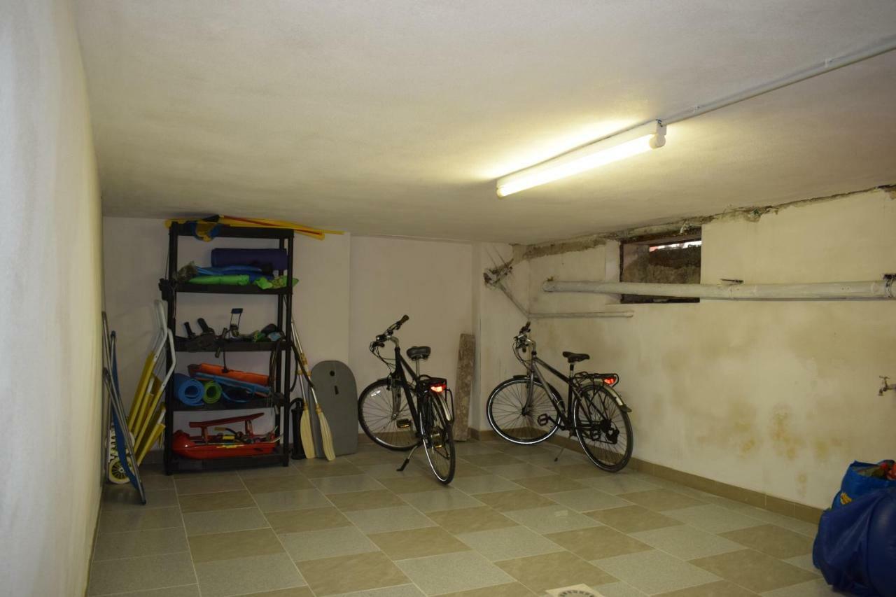 Albergo Al Pescatore Brenzone sul Garda Esterno foto