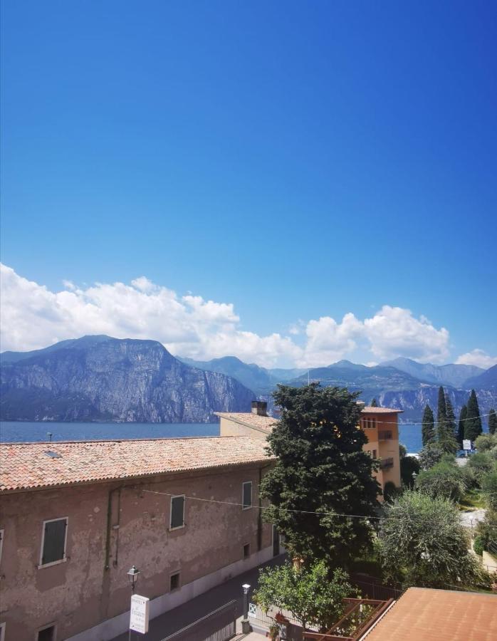 Albergo Al Pescatore Brenzone sul Garda Esterno foto